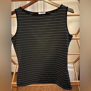 Black shell with grey stripes